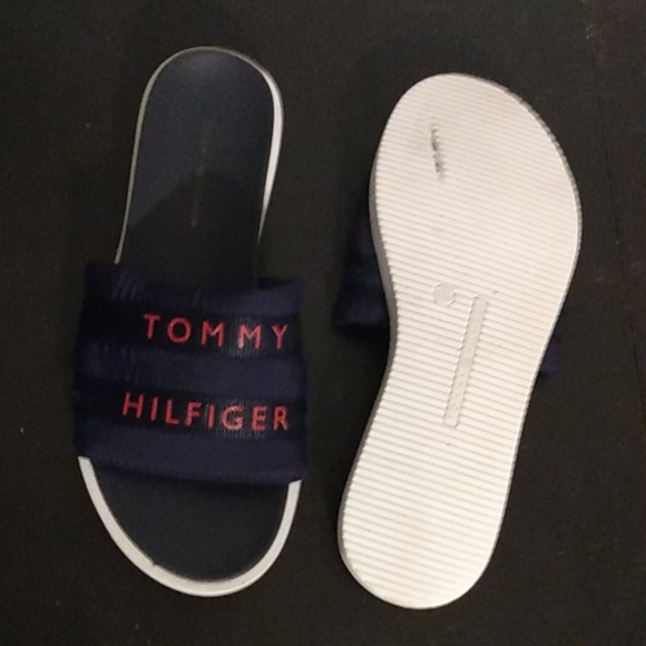 Size 10 one band slip-ons - Picture 3 of 3